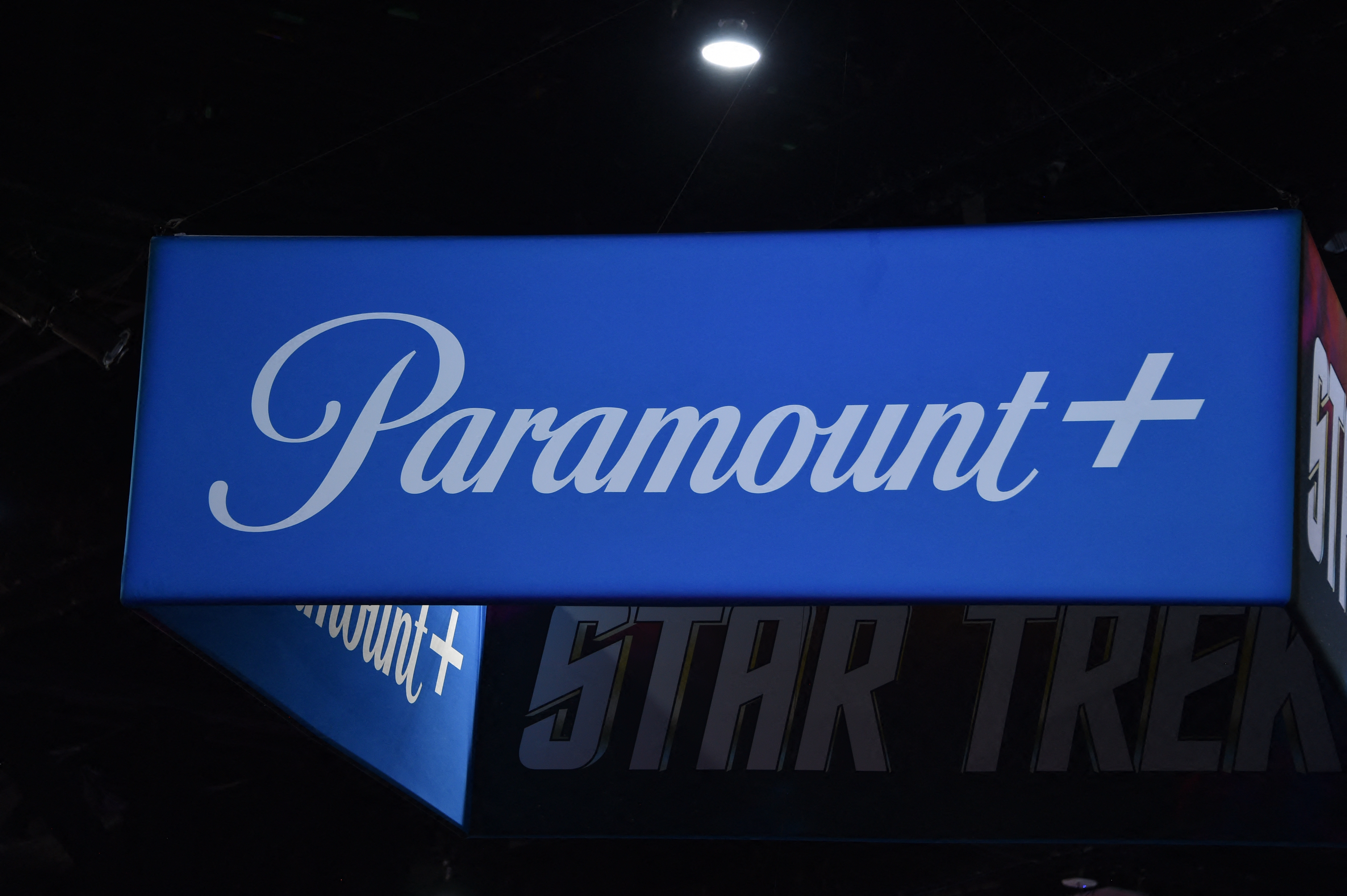La pelea por Warner Bros. ahora amenaza con sacar a Paramount de California