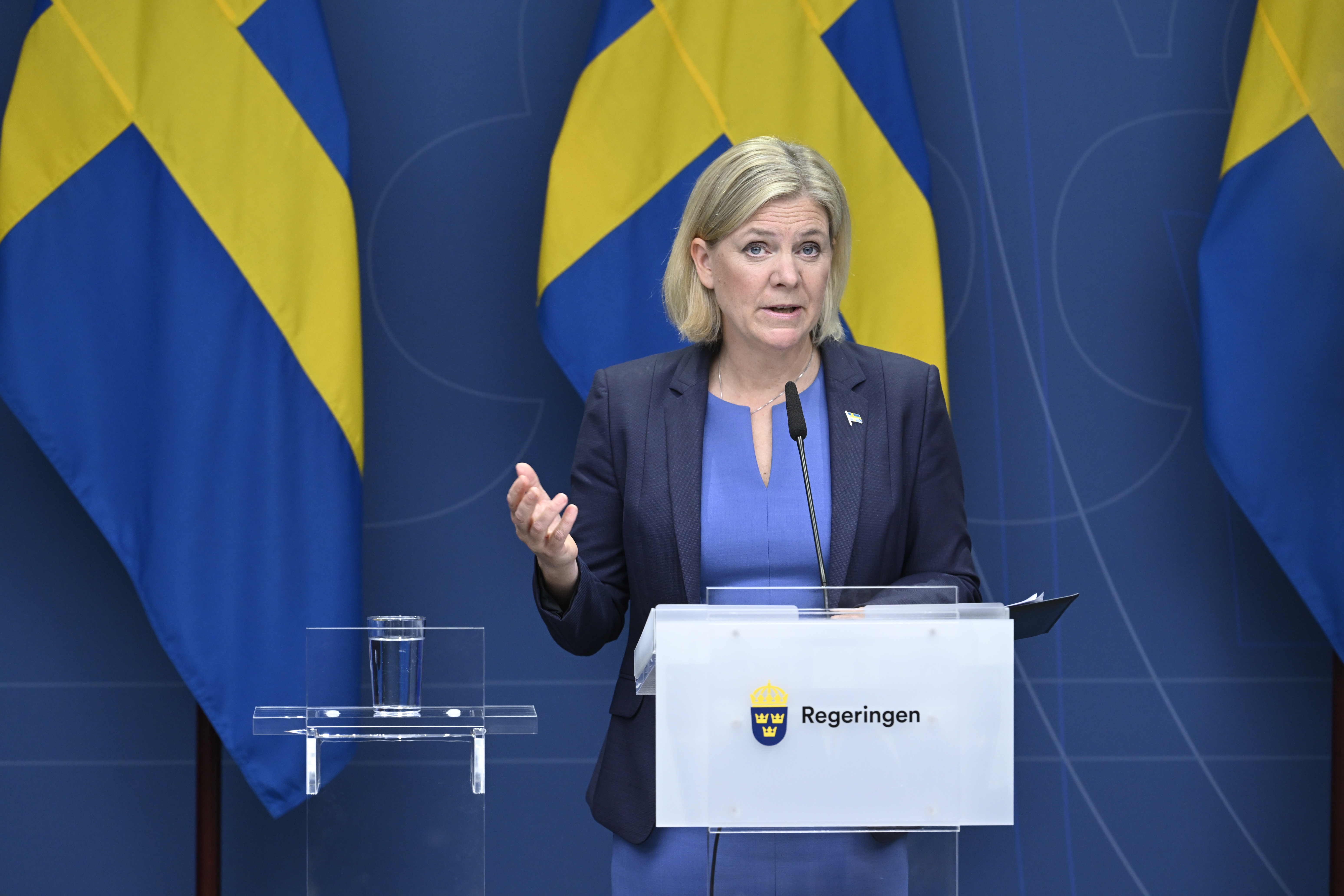Stockholm (Sweden), 14/09/2022.- Sweden's Prime Minister Magdalena Andersson gives a news conference in Stockholm, Sweden, 14 September 2022. Andersson said she will resign, as final election results are near. Sweden held general elections on 11 September. (Elecciones, Suecia, Estocolmo) EFE/EPA/JESSICA GOW SWEDEN OUT