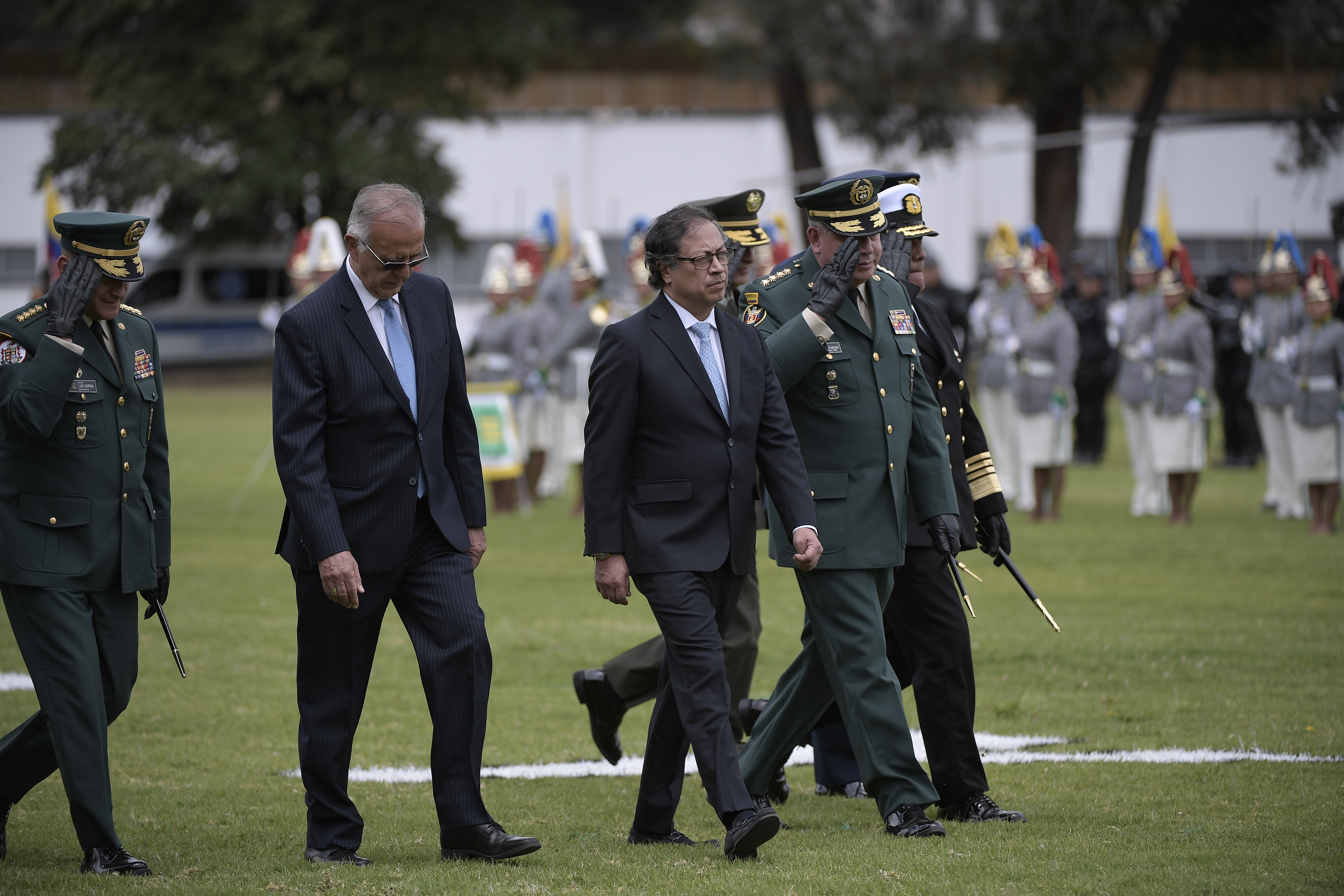 Por chuzadas, el ministro de Defensa iría a debate de control político