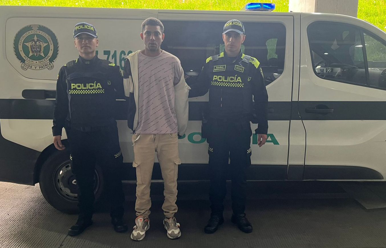 En estación de Transmilenio capturaron a delincuente del Clan del Golfo