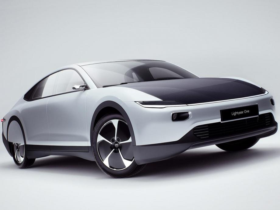 En fotos: Lightyear One, el primer carro impulsado por energía solar