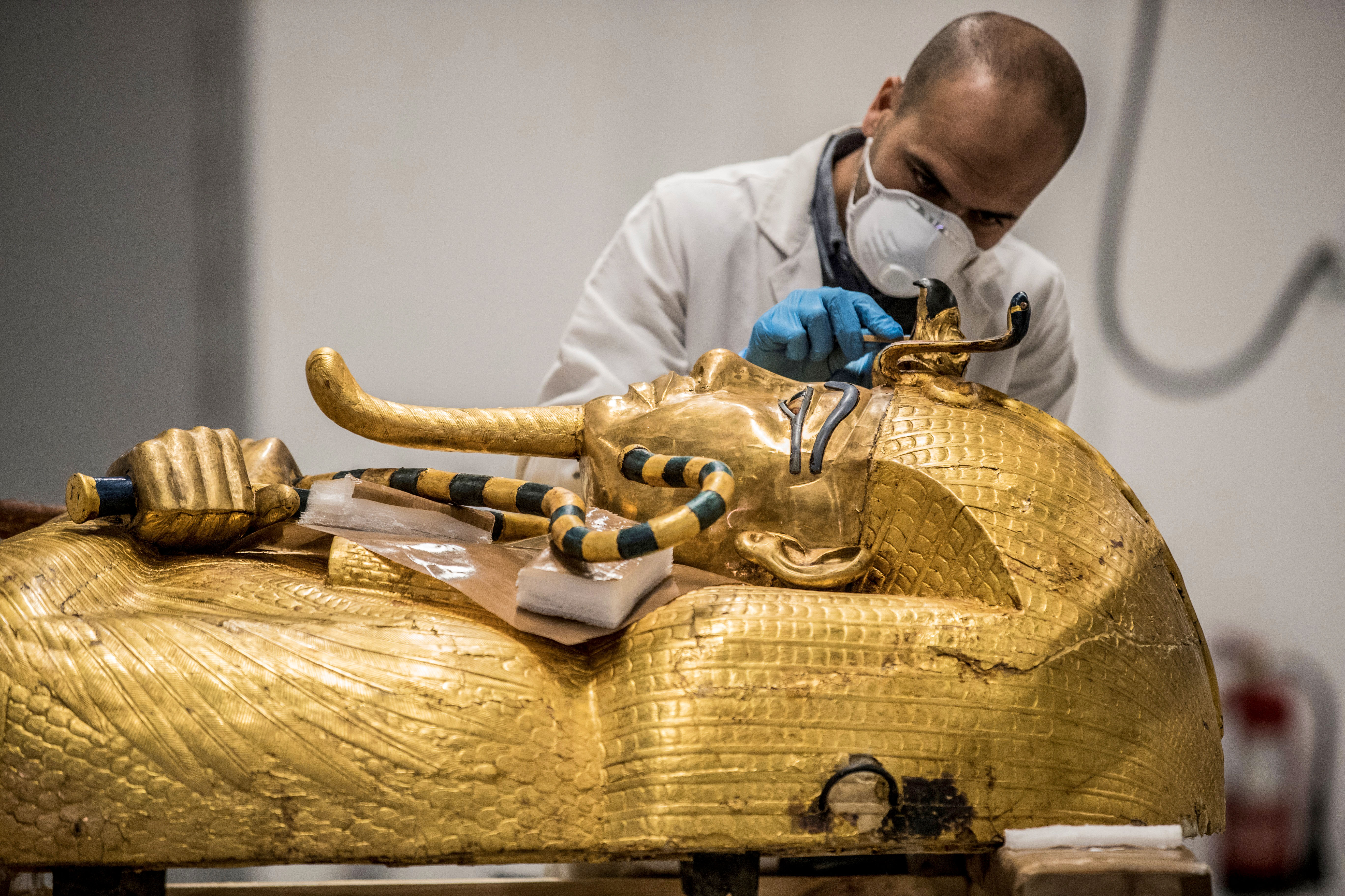 Restauran los tesoros de Tutankamón: el trabajo detrás del nuevo museo de Egipto
