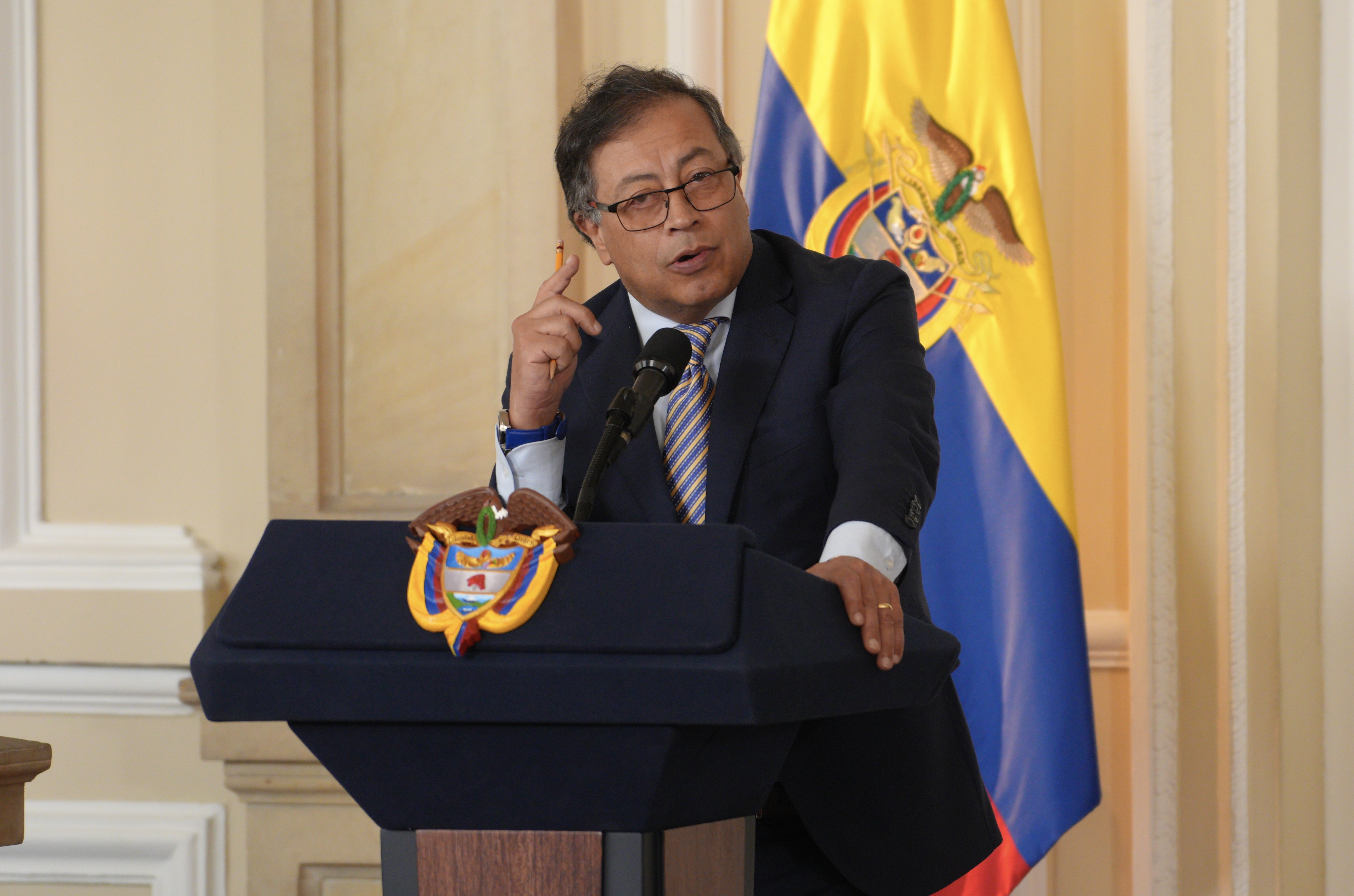 “Derecha egoísta y caníbal”: Petro por propuesta de la oposición de tumbar Jóvenes en Paz