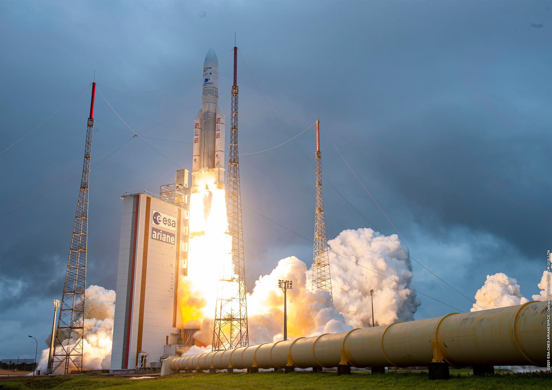 El telescopio James Webb despliega con éxito su antena de transmisión