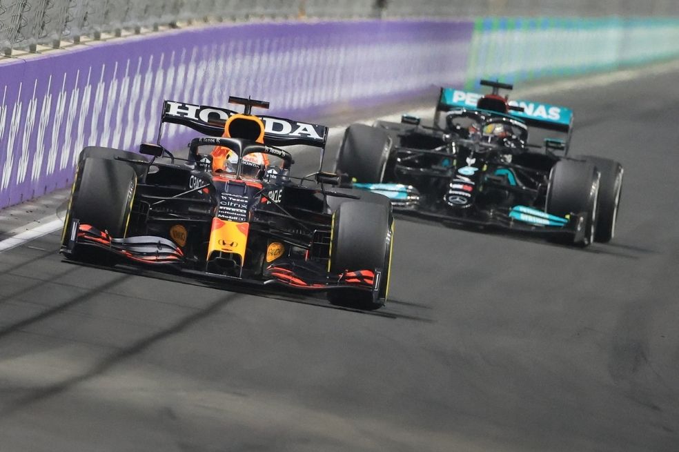 Calientan motores en la F1: la final entre Verstappen y Hamilton está por comenzar