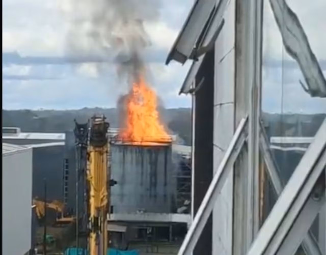 Explosión en tanque de alcohol en zona franca de Buenaventura dejó dos heridos