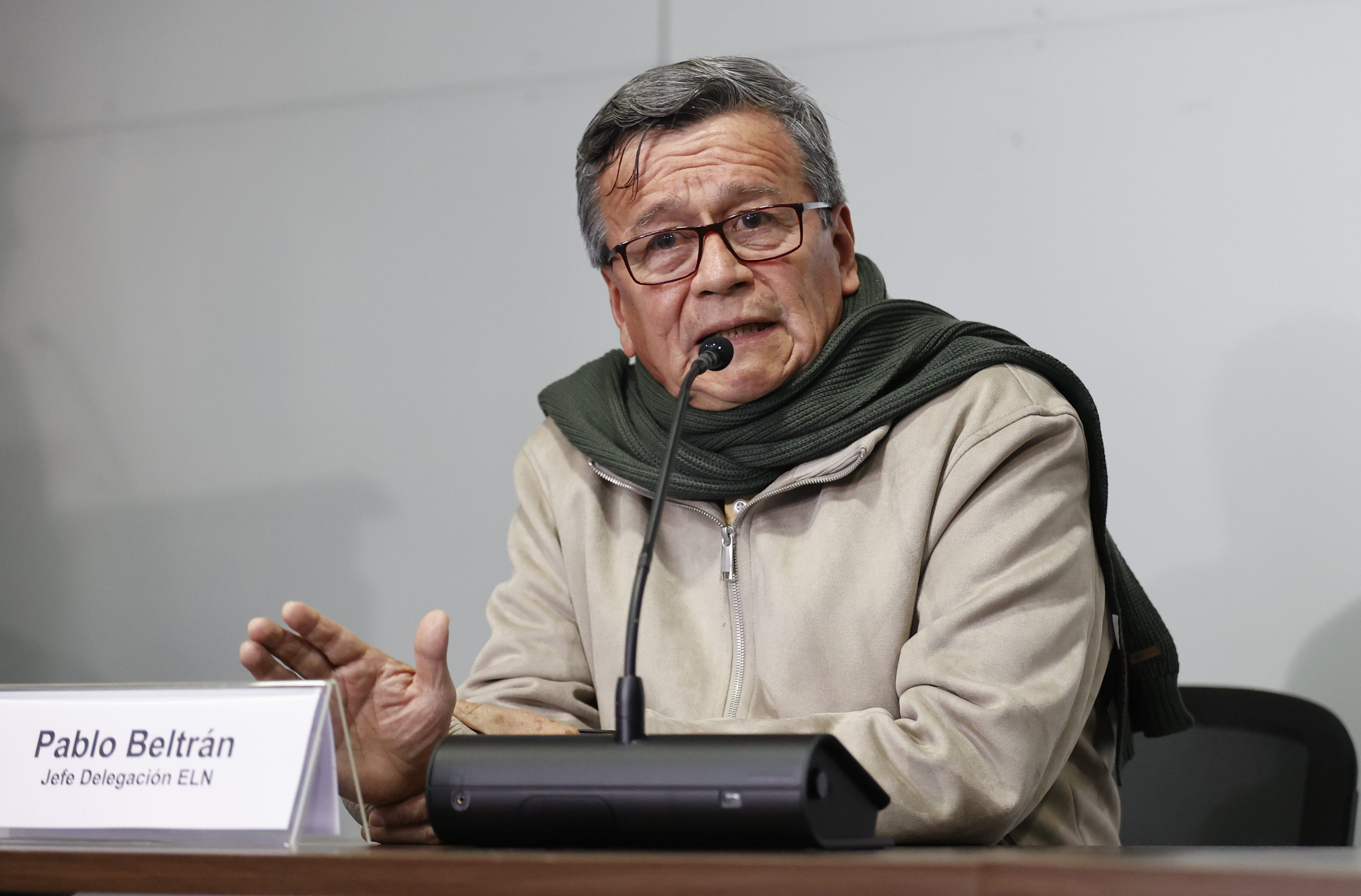 ELN vuelve a pedir pista en diálogos de paz luego de una de sus peores crisis en la mesa