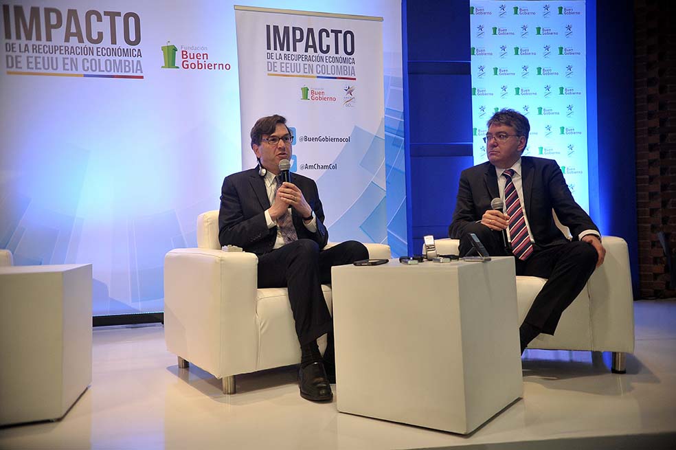 Jason Furman, presidente del consejo de asesores económicos del Gobierno de los Estados Unidos, y Mauricio Cárdenas, ministro de Hacienda. /Archivo