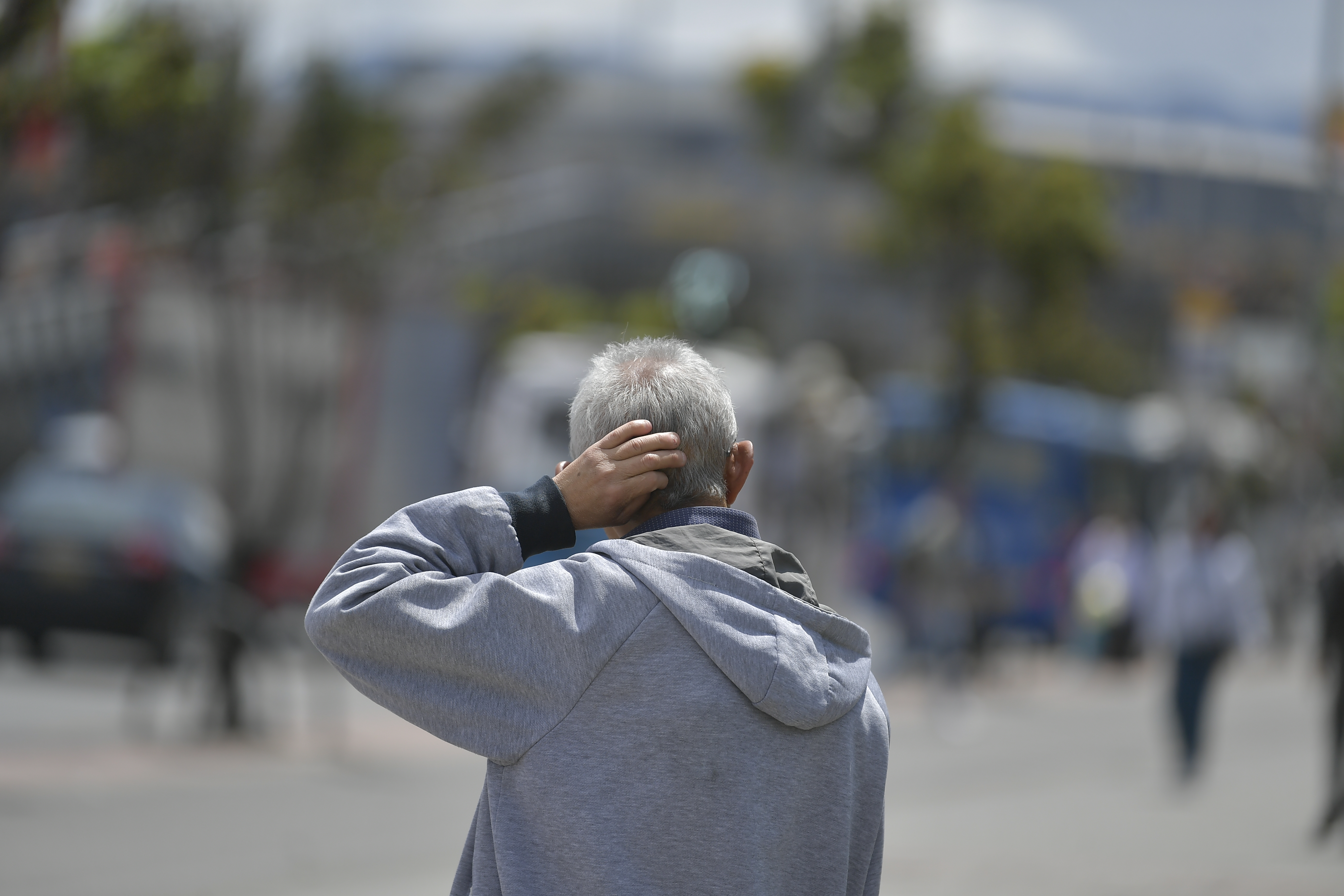 ¿Un pensionado puede seguir trabajando en Colombia y qué efectos tiene?