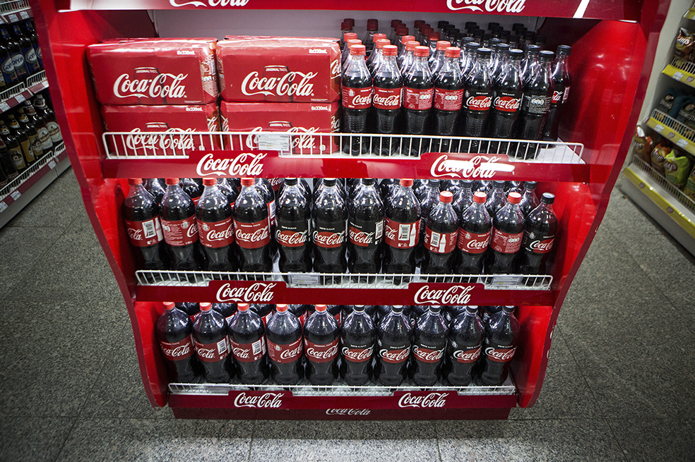 Coca-Cola atribuye despido de trabajadores en Colombia a Ley de Financiamiento