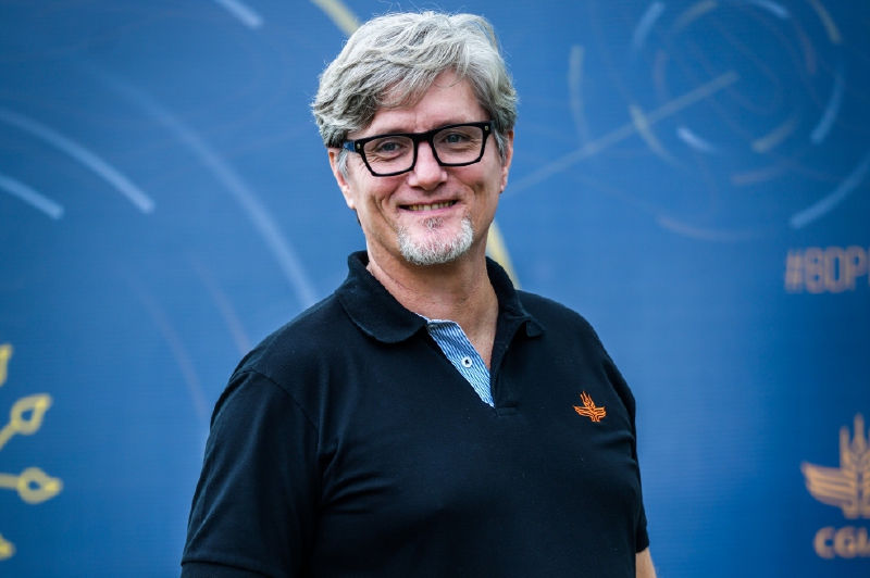 Brian King: productor de un proyecto transoceánico