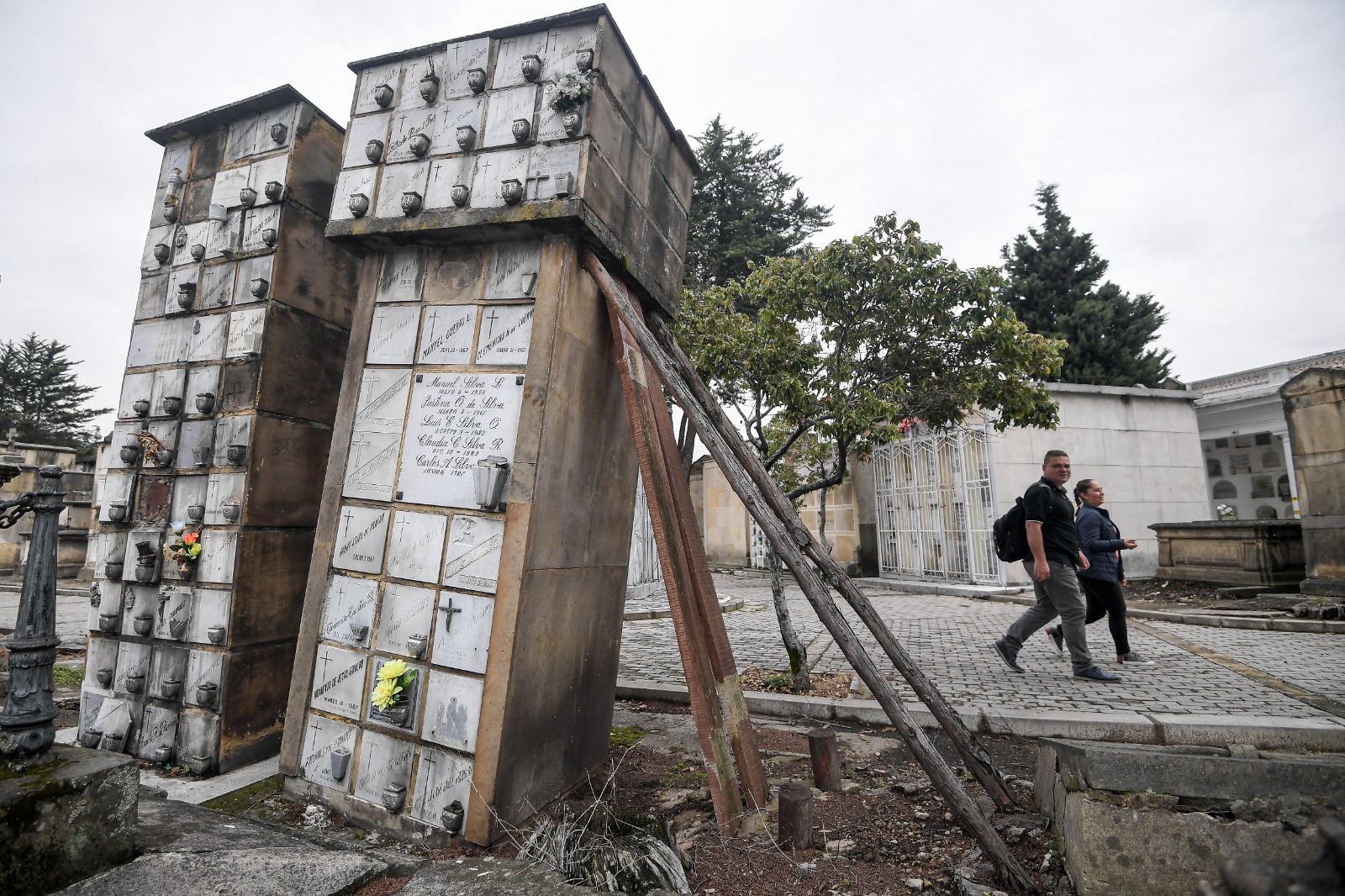 Hoy en día en el cementerio se pueden apreciar reformas en la fachada, mal estado en el interior de la elipse y masivos rituales en conmemoración de personajes que se encuentran en el lugar.