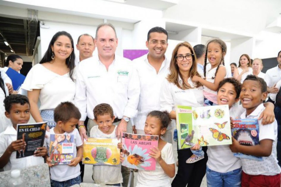 El gobernador del Cesar, el alcalde de Valledupar y la ministra de Educación en la inauguración del colegio. / Foto: Ministerio de Educación