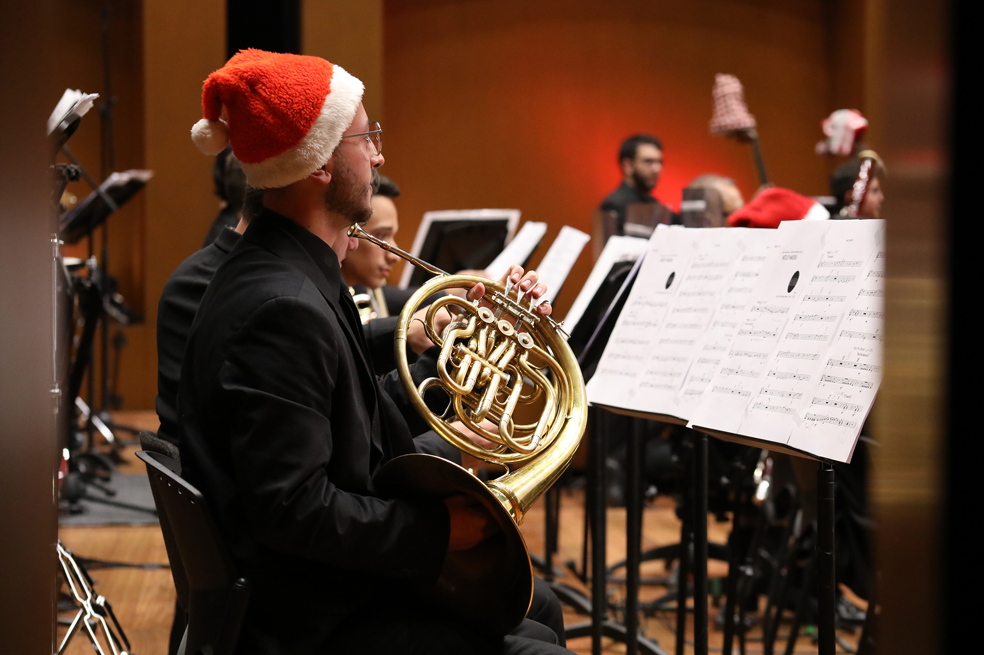 Las presentaciones se realizarán los días 18, 19, 20 y 21 de diciembre a las 8 p.m., y el 22 de diciembre a las 11 a.m., en el Teatro Mayor Julio Mario Santo Domingo.
