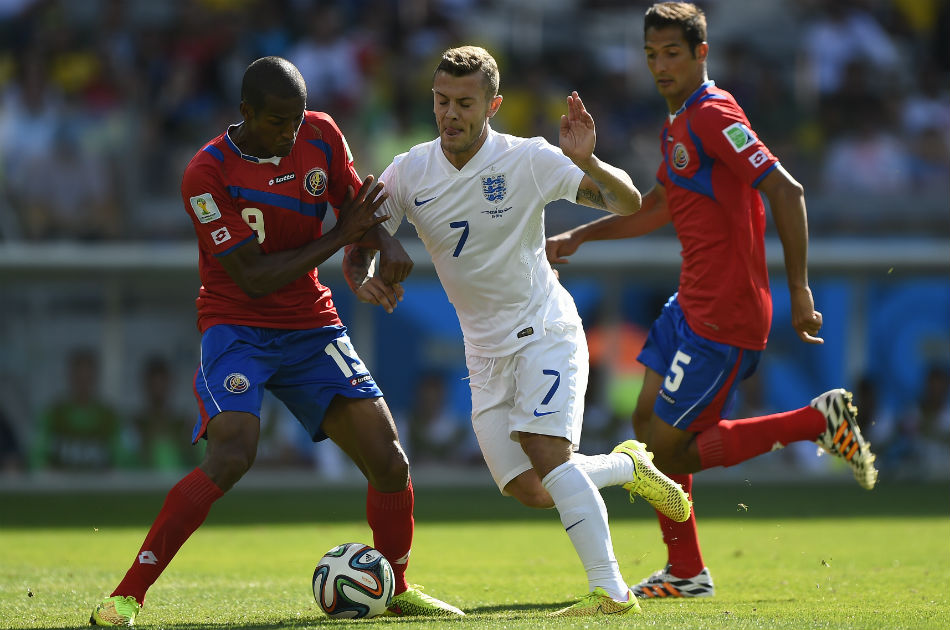 Costa Rica empató y clasificó como primero del grupo D