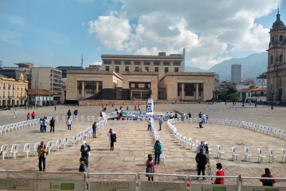 Homenaje en la Plaza de Bolívar al personal de salud que murió en la pandemia