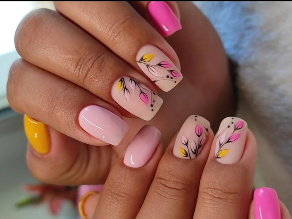 Los diseños florales son una opción femenina y romántica.