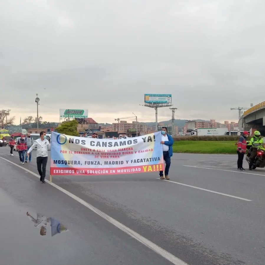 Protestas y bloqueos en la calle 13 afectan la movilidad al occidente de Bogotá