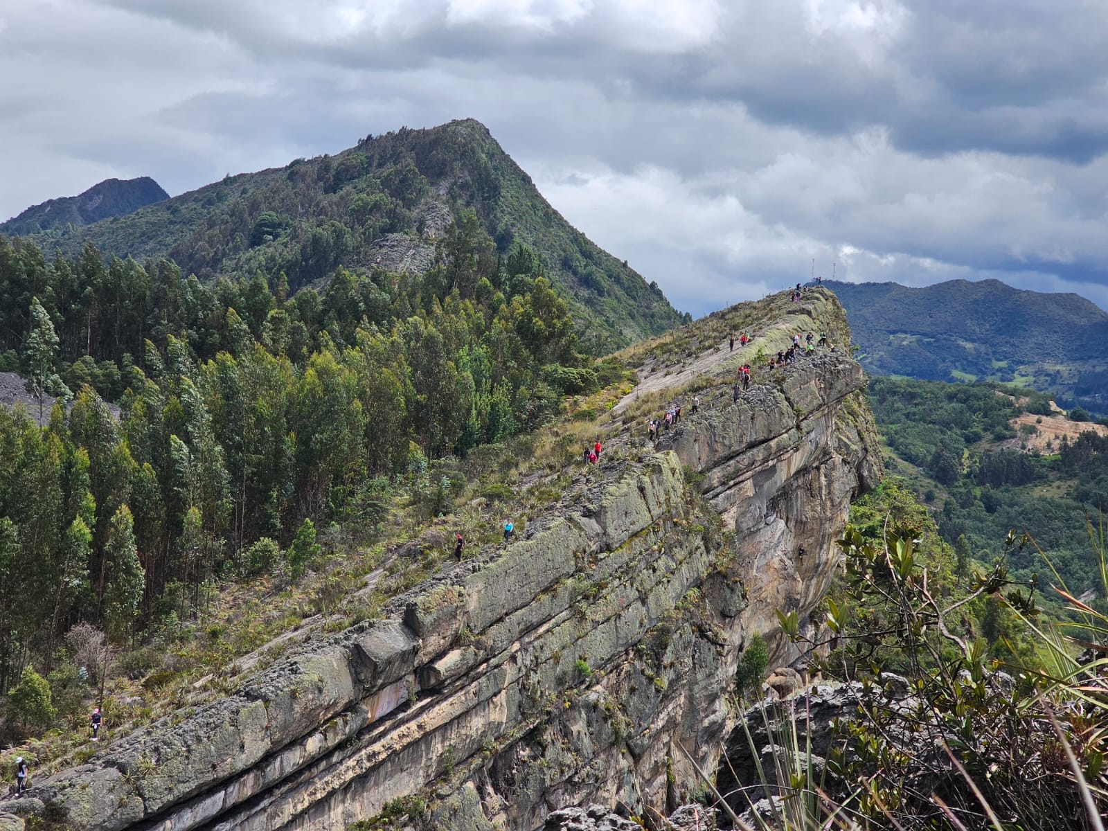 Farallones de Sutatausa: cómo vivir esta experiencia única en Cundinamarca