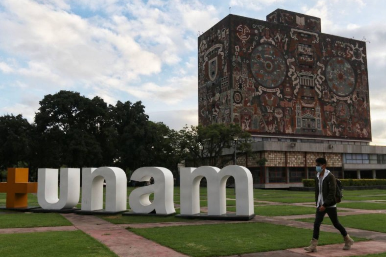 Universidad Nacional Autónoma de México (UNAM) es de las instituciones que brinda estos cursos.