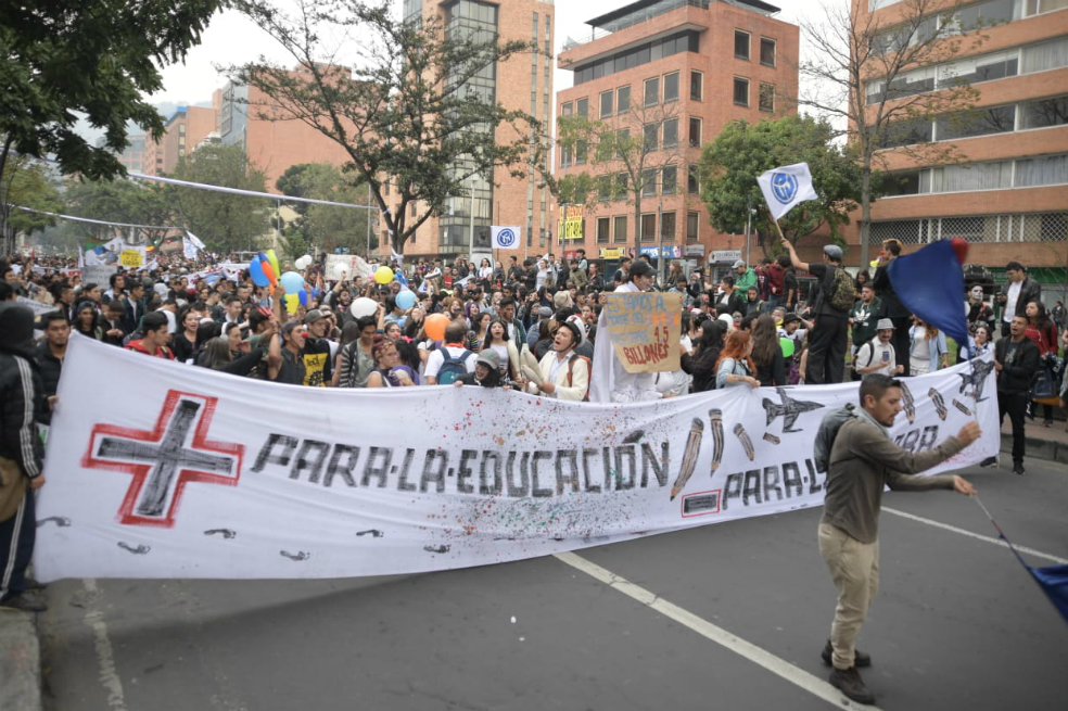 Estaciones de Transmilenio cesan su actividad por marchas estudiantiles