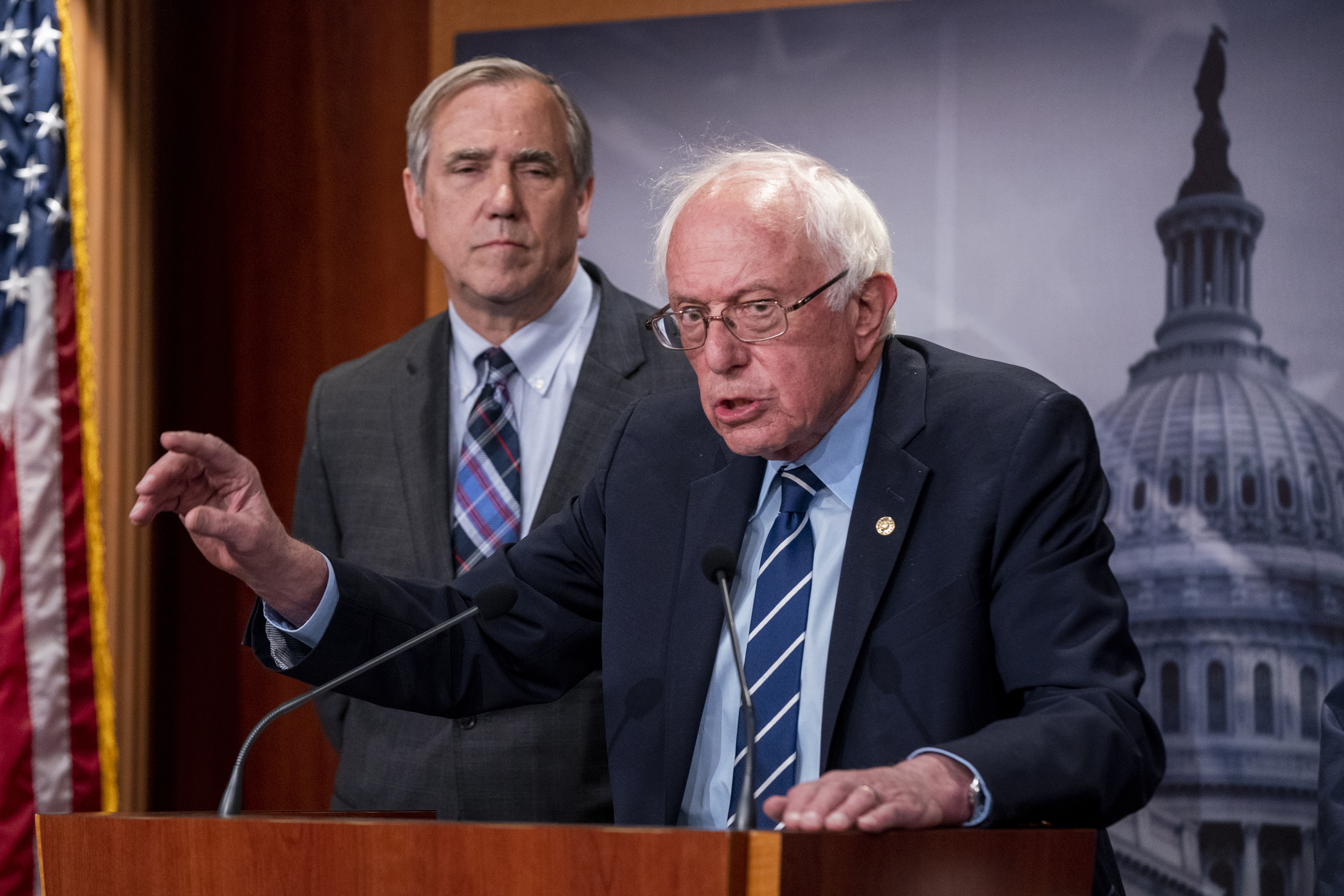 Los demócratas presionan a Biden para aumentar el tope de la deuda sin el Congreso