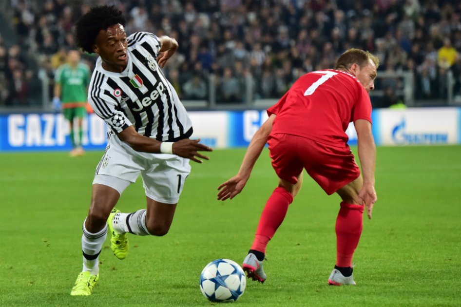 Cuadrado jugó los 90 minutos en victoria de Juventus sobre Sevilla