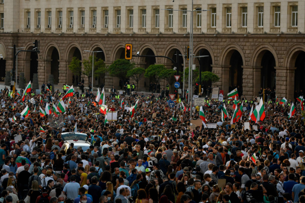 Las razones por las que miles de manifestantes salen a las calles de Bulgaria desde hace cinco días