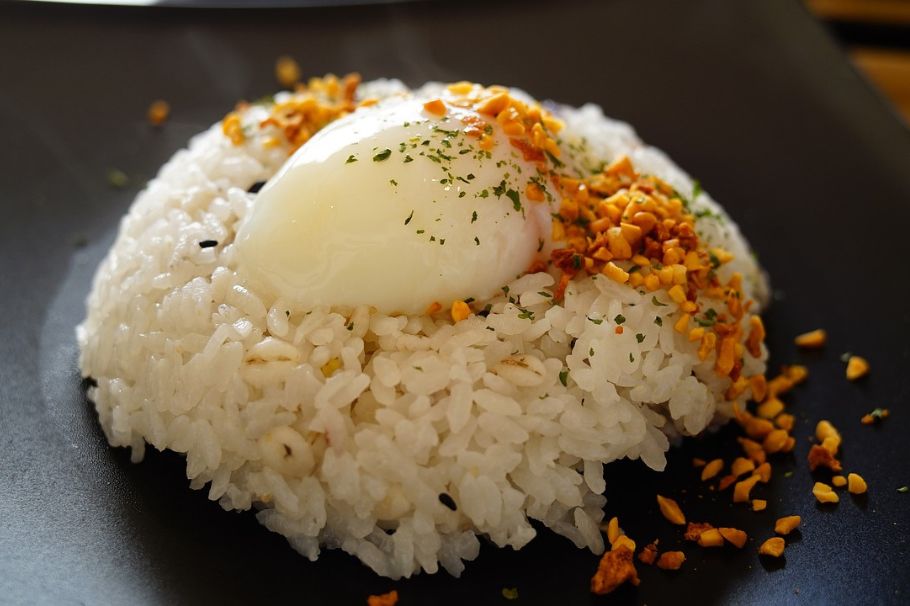¿Es malo comer arroz con huevo?