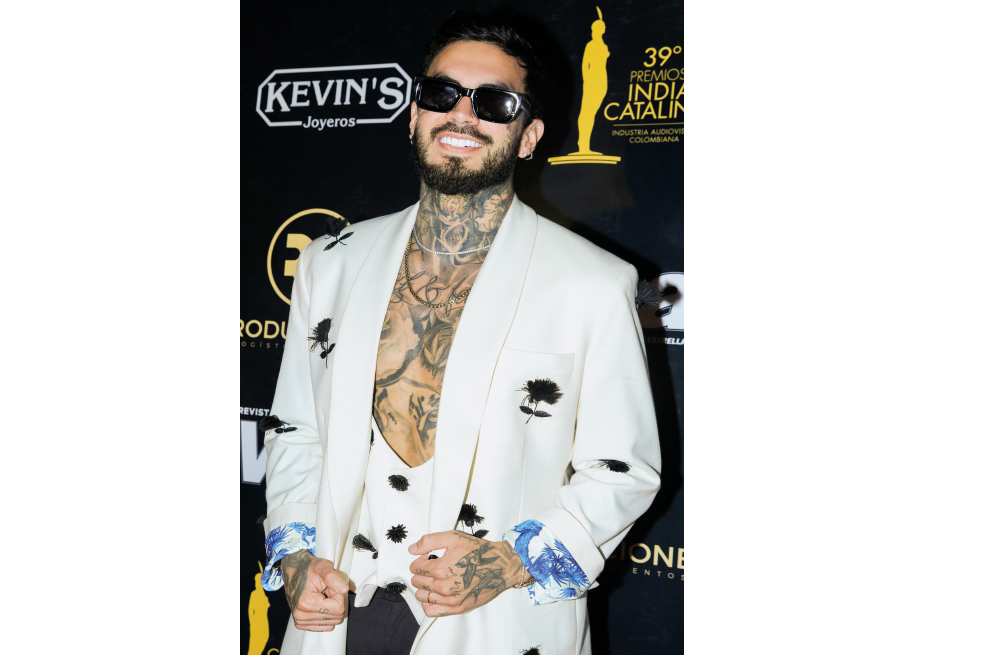 Kevin's Joyería en la alfombra roja de los Premios india Catalina