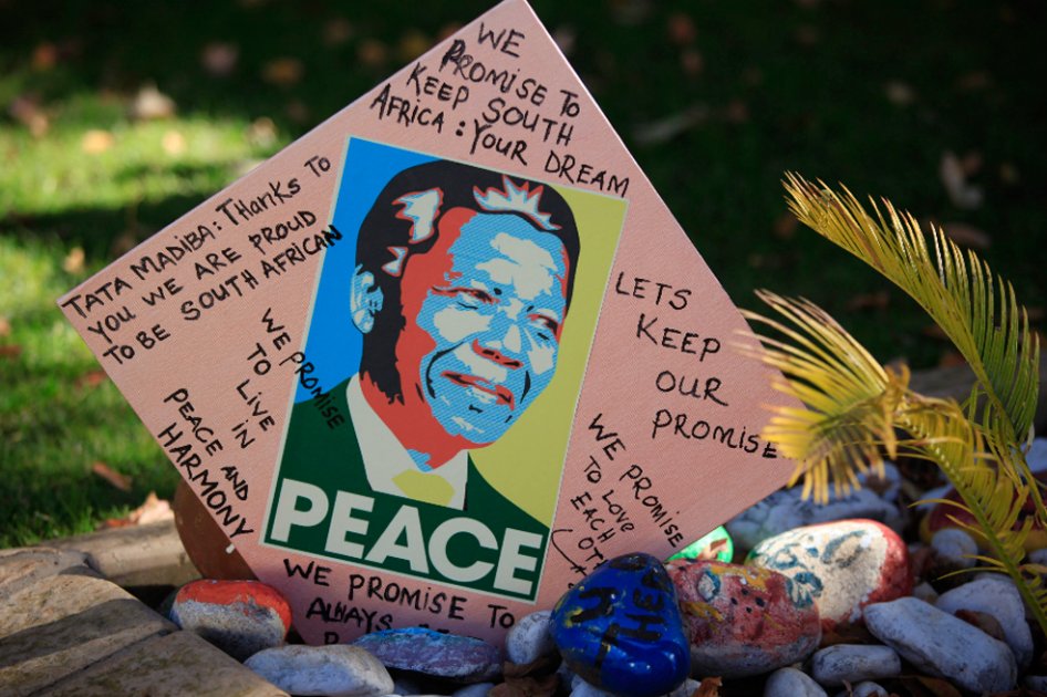Nelson Mandela sigue hospitalizado en estado «grave pero estable»