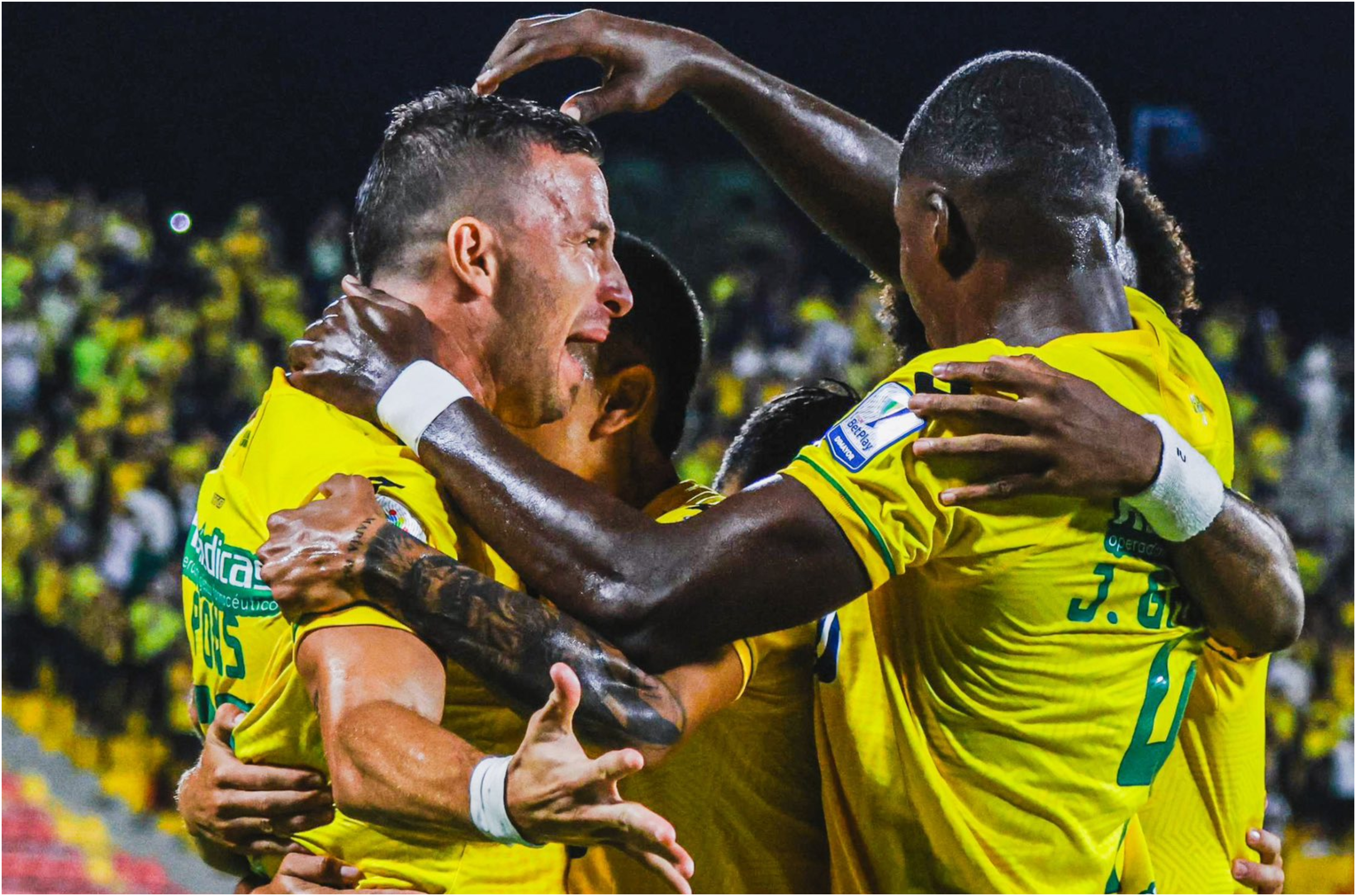 Los jugadores del Atlético Bucaramanga celebran la victoria frente al América, por la Copa BetPlay.