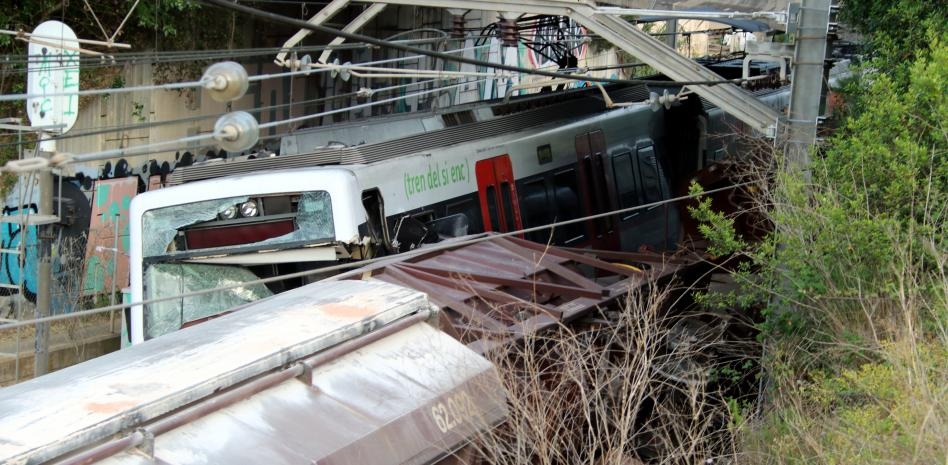 Tragedia en Barcelona: choque de trenes deja un muerto y 86 heridos