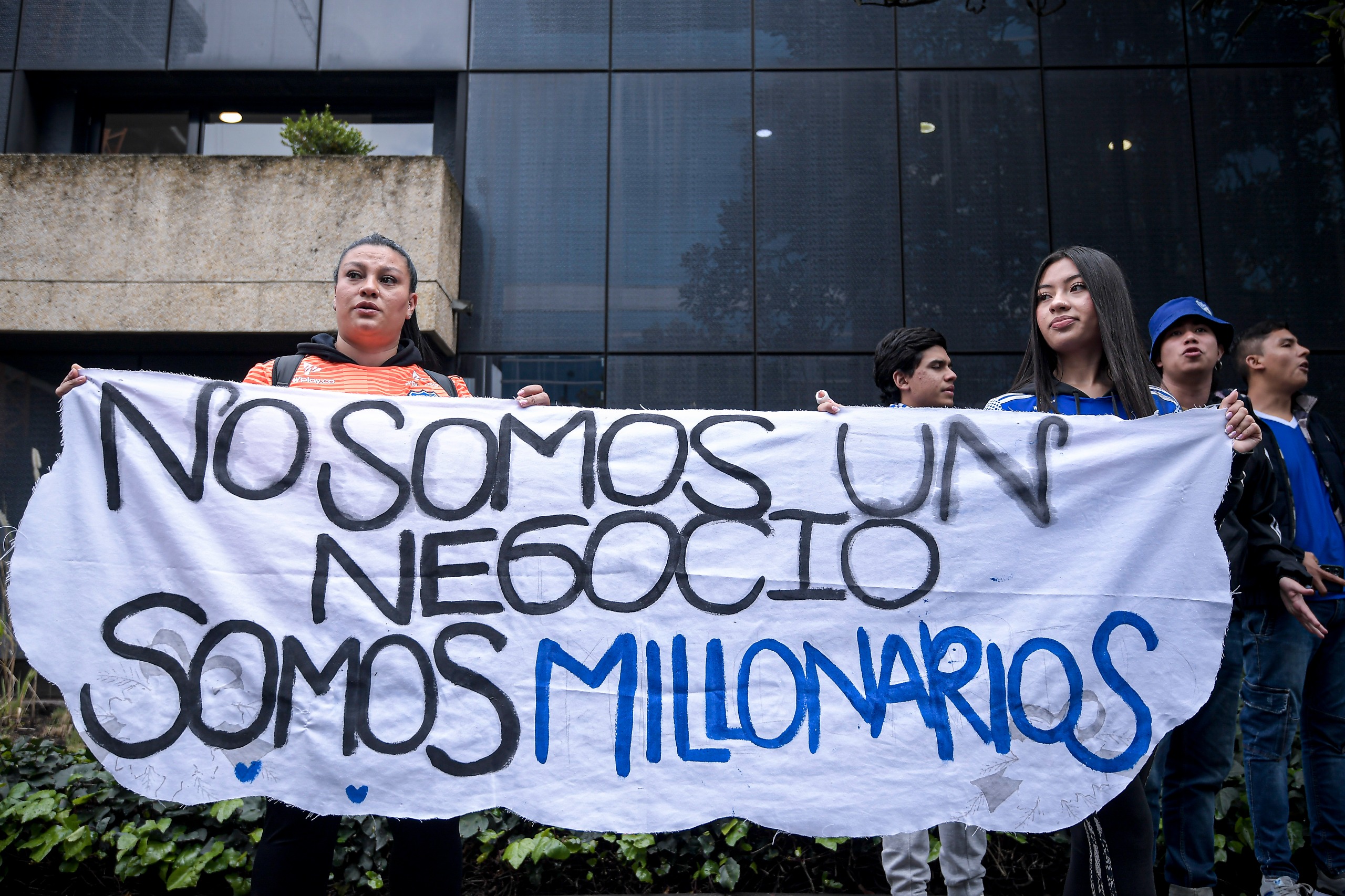 Durante el partido del domingo ante Águilas Doradas, la tribuna también hizo sentir su malestar con abucheos y pancartas.