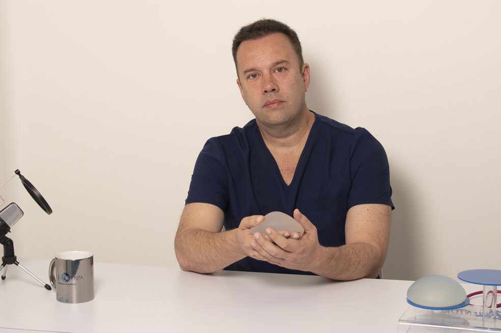 Doctor Zerpa, experto en cirugía facial