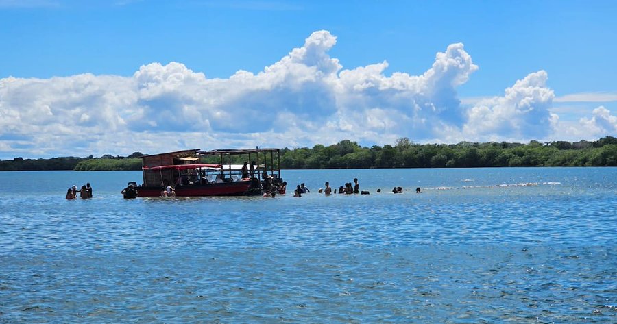 Alcaldía de Cartagena anunció que retirarán polémico bar flotante en Barú