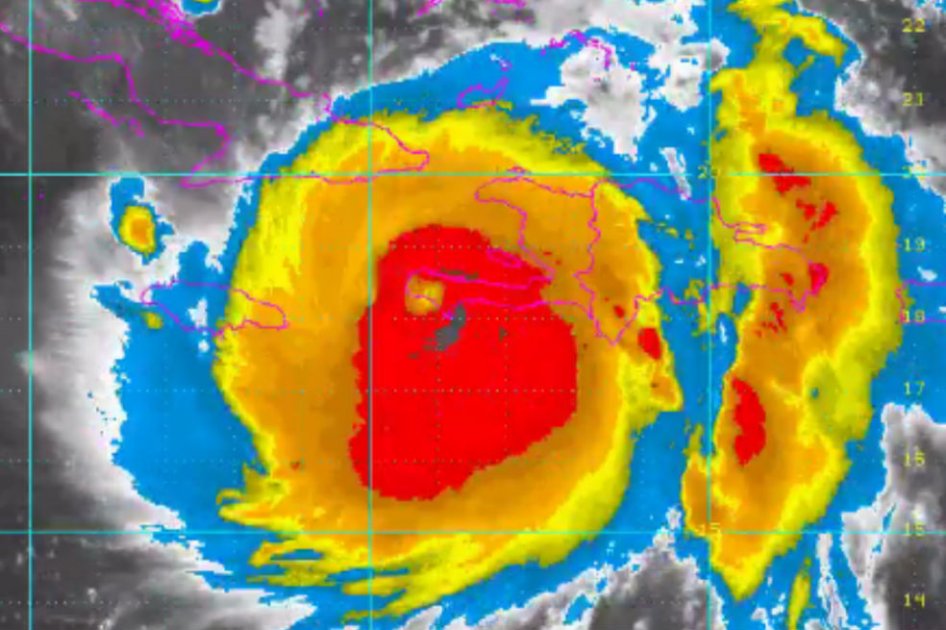 Huracán Matthew toca tierra en Haití con fuerza devastadora