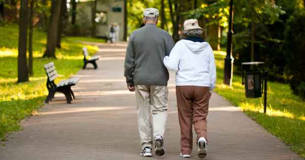 Se sabe que caminar ayuda a la salud, pero ¿cuántos pasos al día son suficientes?