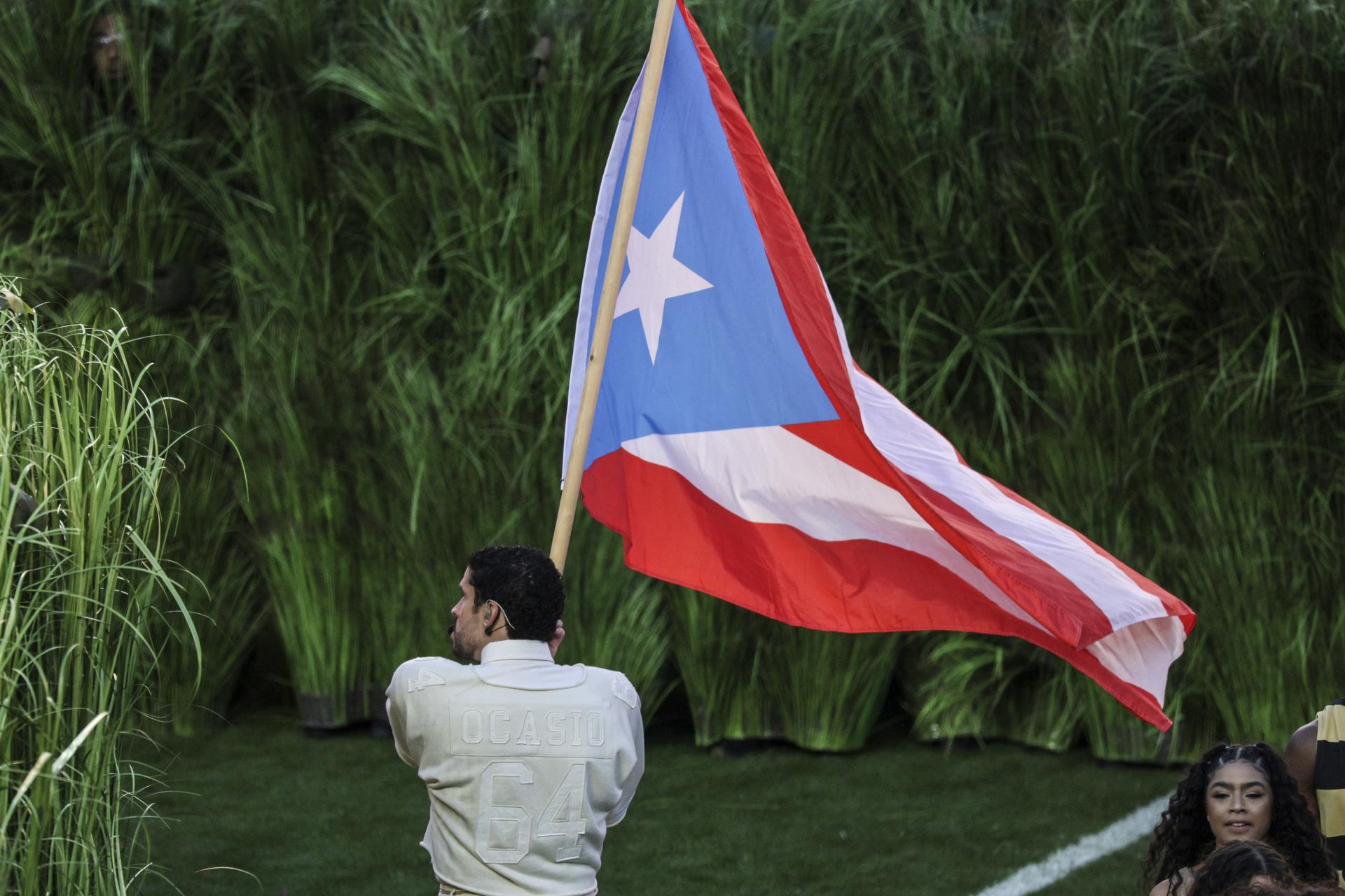 ⁠El efecto Bad Bunny tras el Super Bowl: comida, fiesta y naturaleza en Puerto Rico