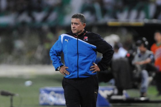 Pedro Sarmiento deja la dirección técnica de Independiente Medellín
