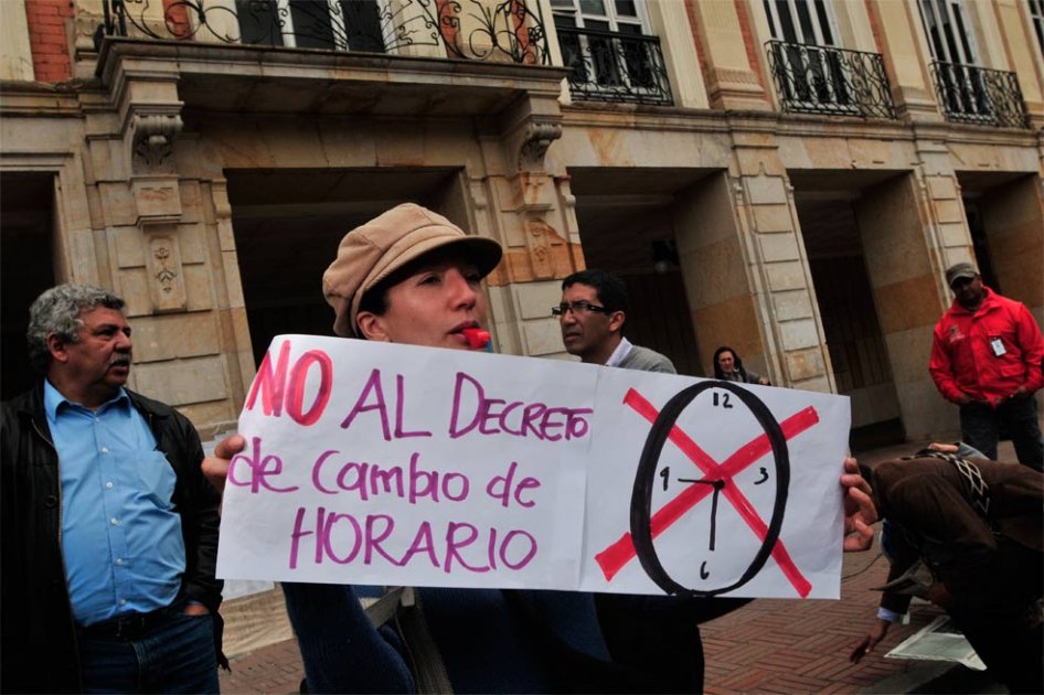 Cambio de horario para empleados del Distrito sigue dando de qué hablar