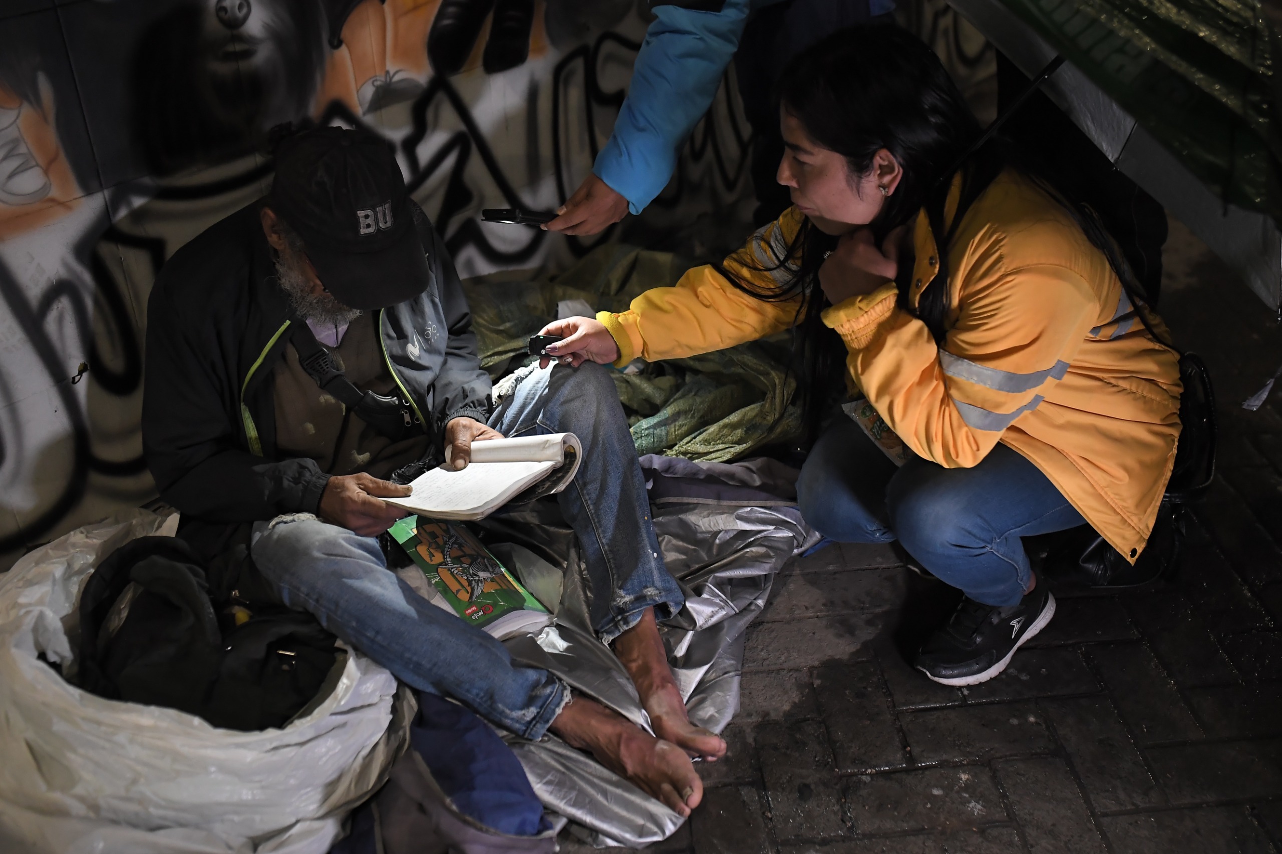 Jornada nocturna de atención a habitantes de calle.