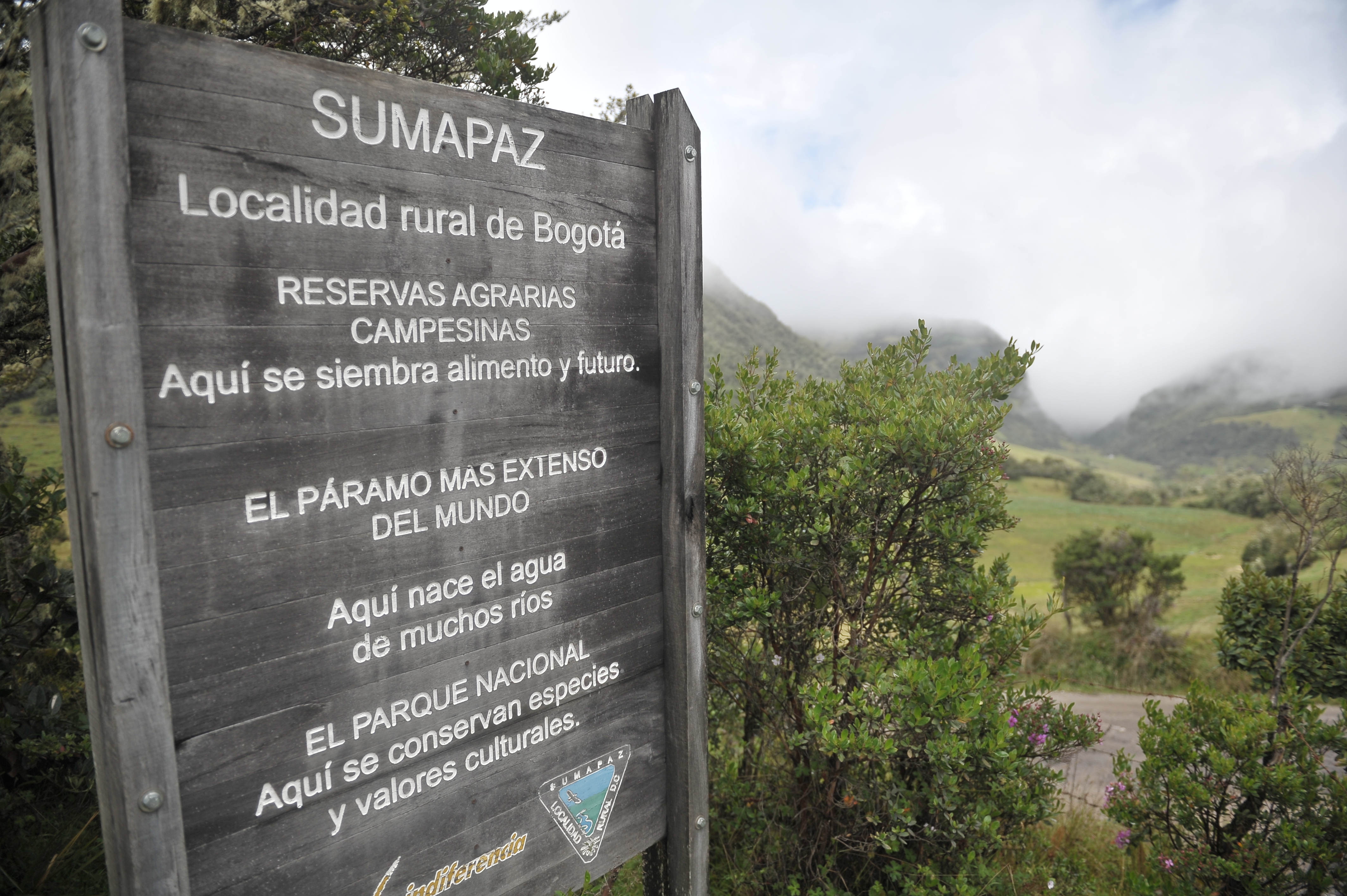 Localidad rural de Bogotá, declarada reserva campesina, diferentes aspectos: Cultivos, habitantes, vistas panorámicas.