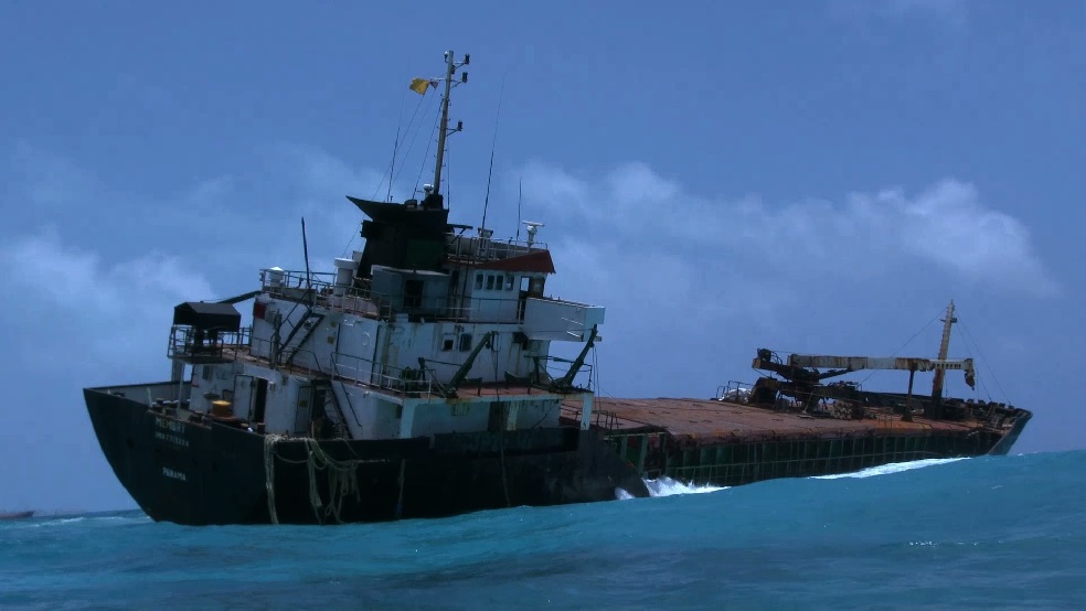 Alerta ambiental por barco encallado en San Andrés