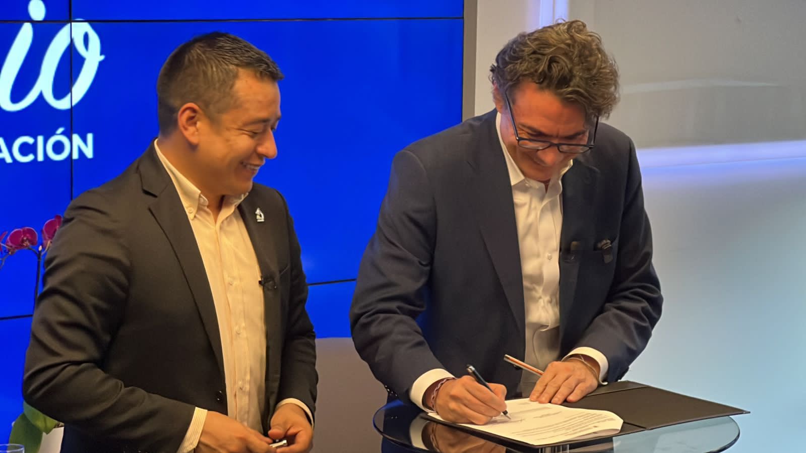 Minciencias y Mineducación invertirán $10 mil millones para fomentar investigación