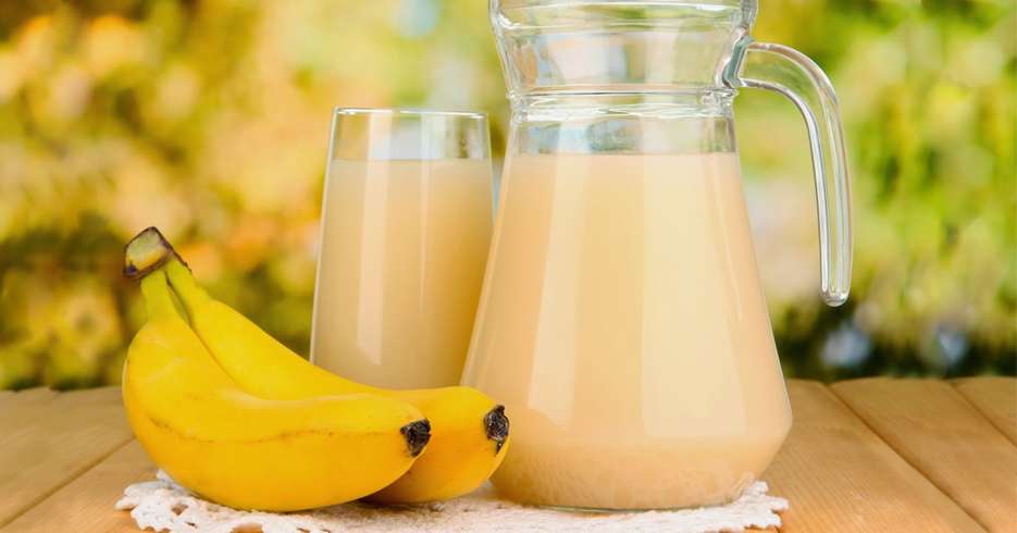Jugo de banano, miel, mango y nueces para el cansancio