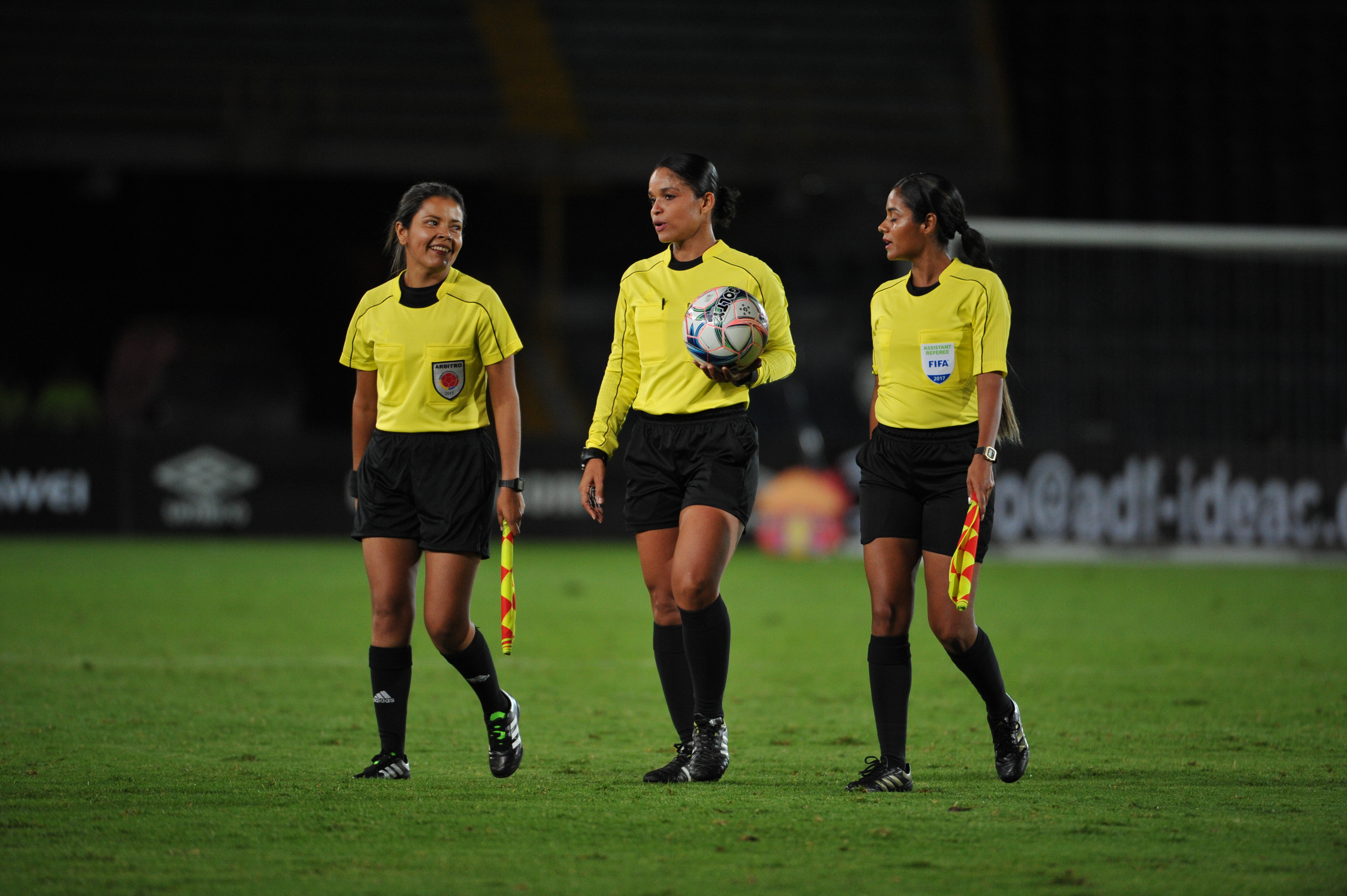 María Daza, la árbitra central del presente y futuro en el fútbol colombiano