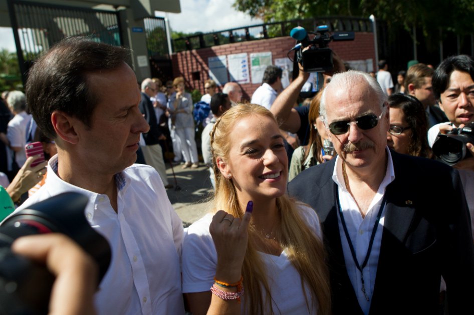 Venezuela votó en inéditas parlamentarias que amenazan hegemonía chavista