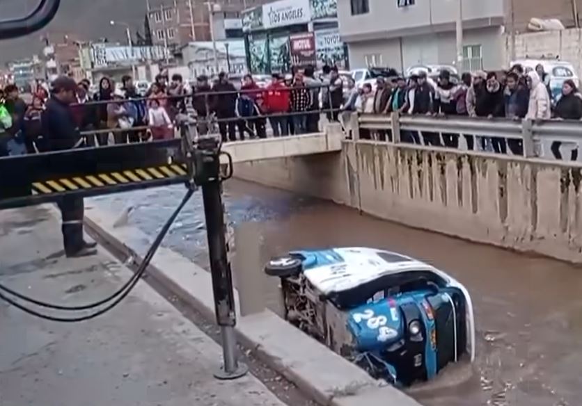 Mototaxista cayó al río tras evitar atropellar a un perro en Perú
