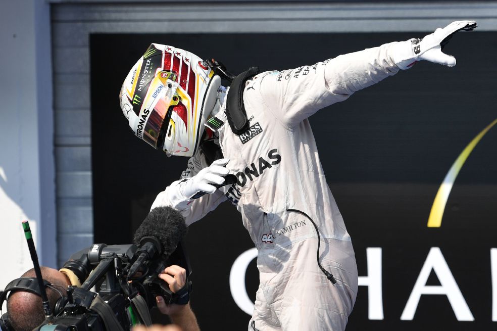 Victoria y liderato para Lewis Hamilton